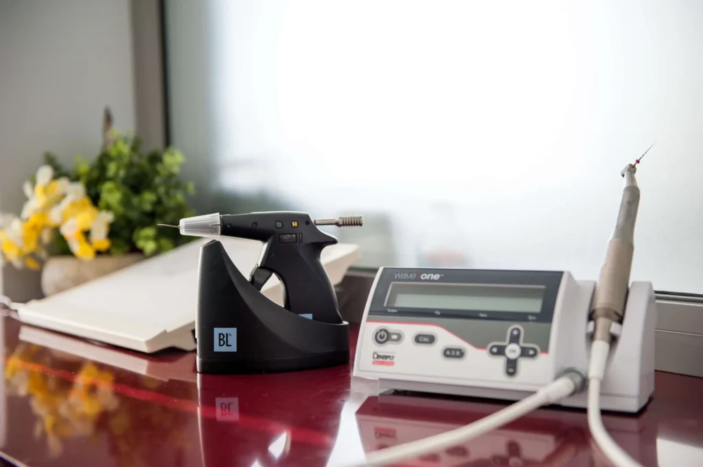 Дентален ендомотор използван при кореново лечение